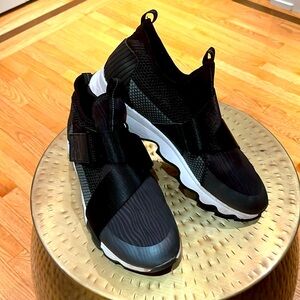 Sorel Runners, size 10 men’s